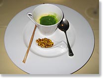 スープの浮き身が美味〜。